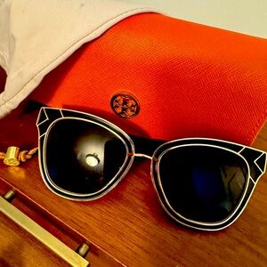 Tory Burch EUC sunglasses with gold trim